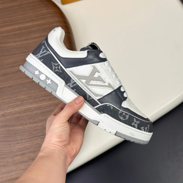 Louis Vuitton Men's Shoes